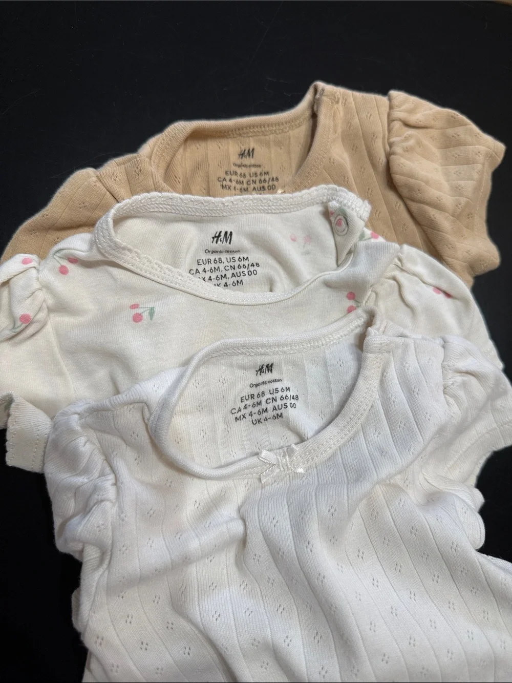 H&M baby girl neutral Short-Sleeve Ribbed & Cherry Print One-Pieces (6 months)